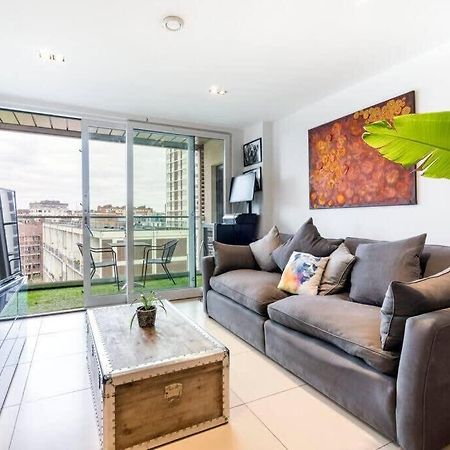 1 Bedroom Penthouse Flat In East 伦敦 外观 照片