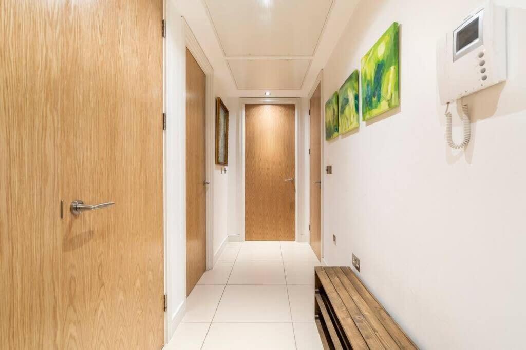 1 Bedroom Penthouse Flat In East 伦敦 外观 照片