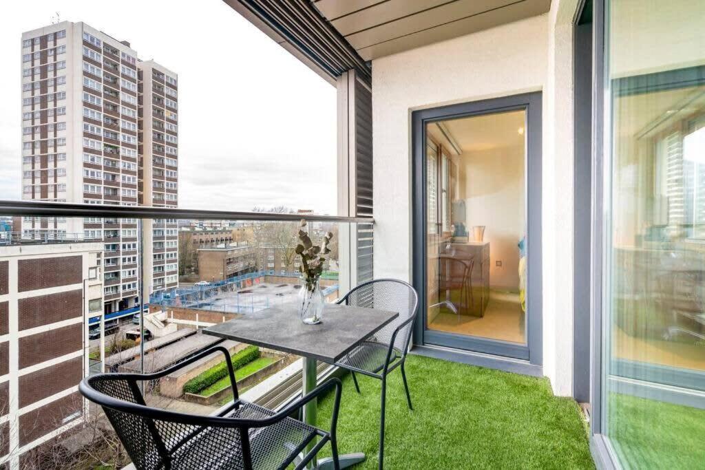 1 Bedroom Penthouse Flat In East 伦敦 外观 照片